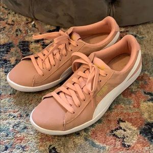 Puma Rose Gold 7.5 Sneakers w/soft foam insole